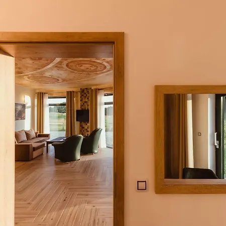 Dymnik Hotel *