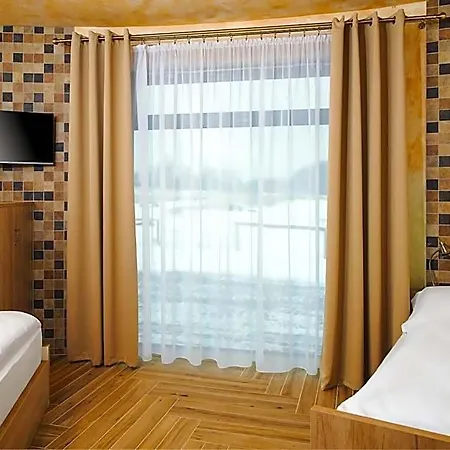 Dymnik Hotel