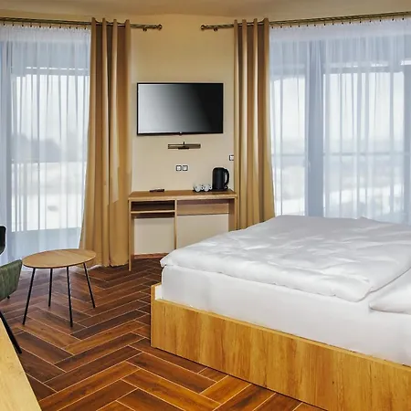 Dymník Hotel *